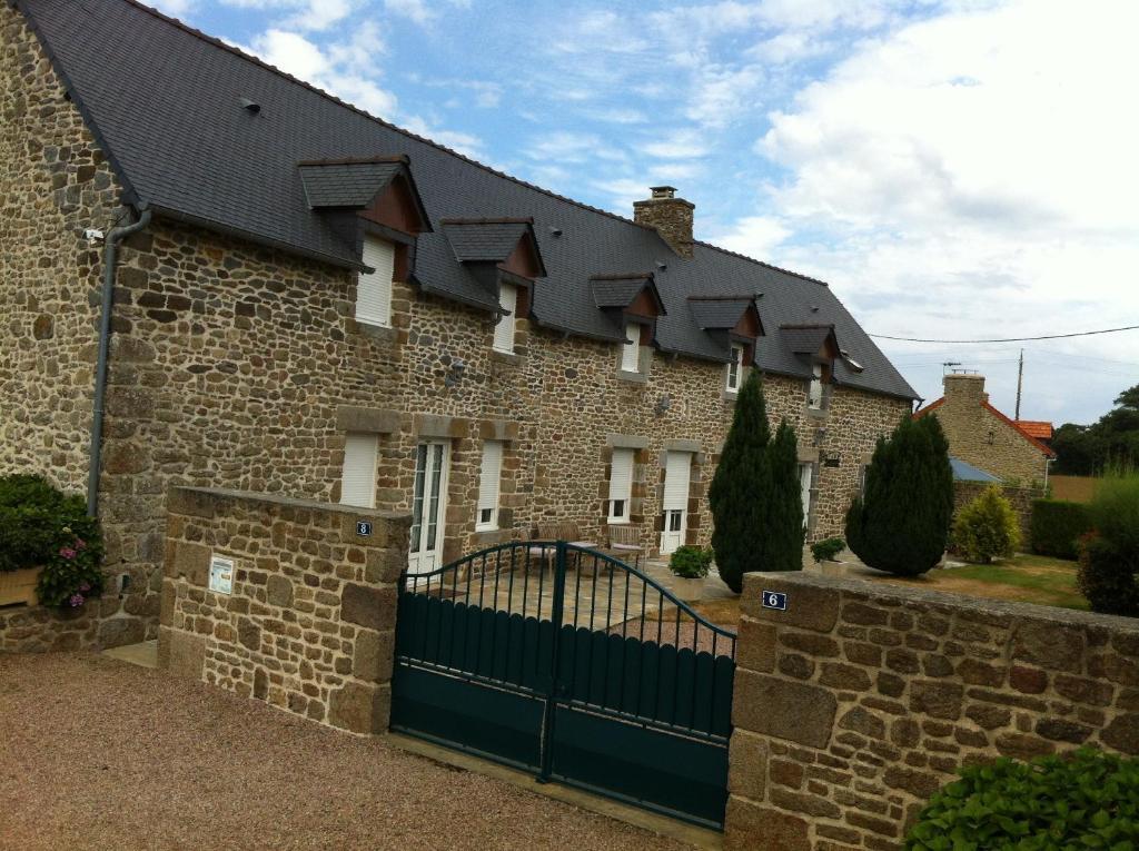 Chambres D'Hotes Les Sageais Baguer-Morvan Εξωτερικό φωτογραφία